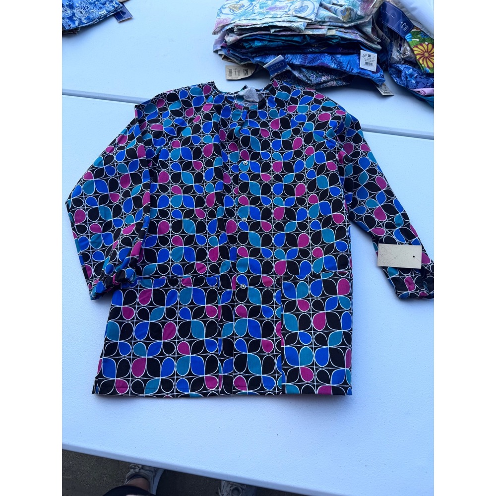 White Swan WS Gear Lumina Scrub Jacket XS Blue Magenta Geometric Petal Print NWT